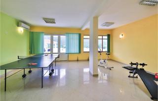 Nice Home In Primorski Dolac With Sauna - 7