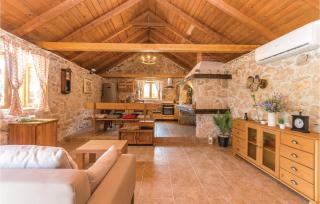 Two-Bedroom Holiday Home In Jagodnja Gornja - 9