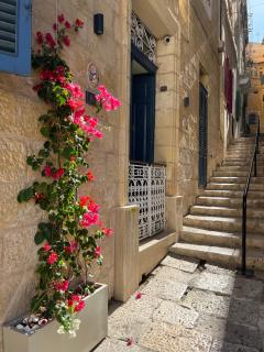 Moon Malta Boutique Stay with Rooftop Pool & Sea Views of Valletta, Grand Harbour & Three Cities - Cospicua - 6