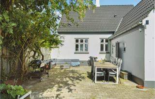 2 Bedroom Stunning Home In Humble - 4