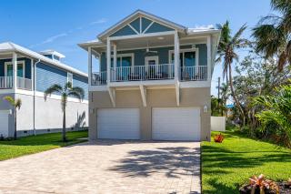 New 4BR Oasis: Walk to Beach, Pool, Pet-Friendly! - Fort Myers Beach - 5