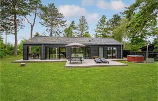 Cozy Home In Idestrup With Wifi - 1