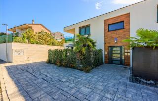 Awesome Apartment In Malinska With Wifi - Malinska - 1