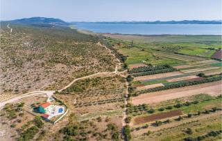 Lovely Home In Pakostane With Jacuzzi - Pakoštane - 8