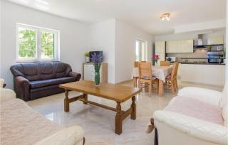 Four-Bedroom Holiday Home In Miljevci - Brištane - 7