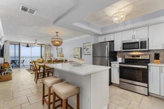 Stunning Top-Floor Condo w/ Panoramic Views, Pool - Fort Myers Beach - 6