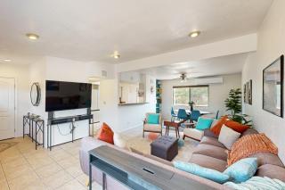 2BR Home with Large Fenced Yard, Fire Pit, Dogs OK - 6