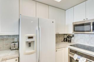 Vibrant Navarre Condo Pool and Beach Chair Service! - Navarre - 2