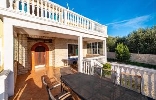 Beautiful Home In Polaca With Wifi - Polača - 3