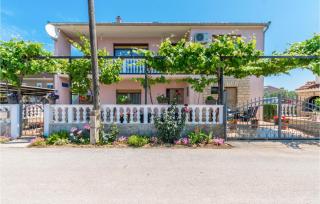 Cozy Apartment In Biograd Na Moru - Biograd na Moru - 1