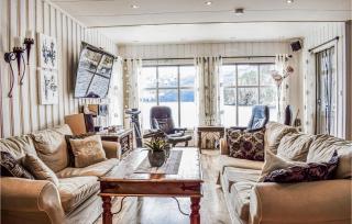 Cozy Home In Vanvik With Wifi - Sand - 7
