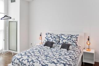 City View Towers - Steps to CN Tower - Pool & Hot tub - Free Parking - 6