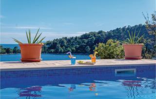 Gorgeous Apartment In Karbuni With Wifi - Prizba - 1