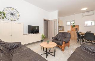 Three-Bedroom Holiday Home In Vodice - Vodice - 8