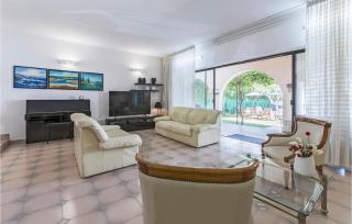 Stunning Home In Umag - 7