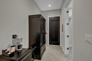 The Bentley Hotel on 290 - Johnson City - 5