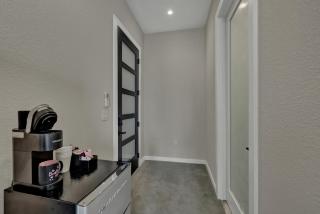 The Bentley Hotel on 290 - 7