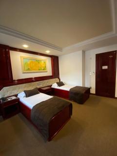 Maxim Plaza Hotel - 2