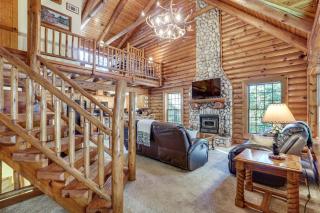 Family Getaway Georgia Cabin with Outdoor Hot Tub - Clermont - 7