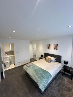 6 bedroom house in Orpington - Farnborough - 8