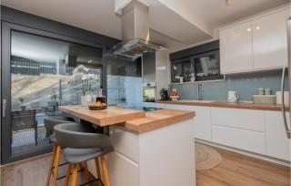 Gorgeous Home In Vrgorac With Wifi - Vrgorac - 5