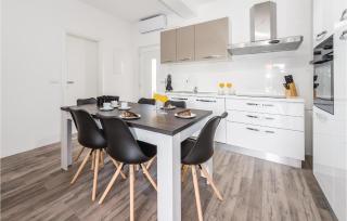 Gorgeous Home In Drinovci With Wifi - Drinovci - 4