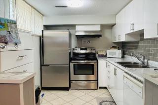 2 bedroom rental apartment , 1 sofa bed, 2 car parking - Mississauga - 5