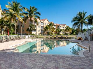 Bella Lago Condo: Pool, Spa & Walk to Beach - Fort Myers Beach - 8