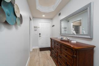 Bella Lago Condo: Pool, Spa & Walk to Beach - Fort Myers Beach - 5