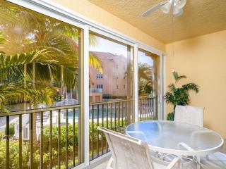 Bella Lago Condo: Pool, Spa & Walk to Beach - Fort Myers Beach - 4