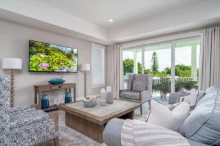 Beach-to-Bay 5BR: Pool, Spa, Gulf Views, Elevator - Fort Myers Beach - 9
