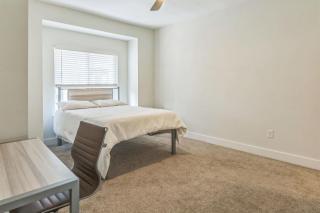 Stylish Townhome with Pool Clubhouse Amenities - Clemson - 1