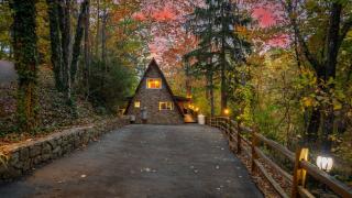 3 Miles to Gsmnp & Dtwn Good Views HotTub A-Frame - Gatlinburg - 5