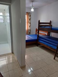 Apartamento kitnet Santos na Ponta da Praia a 1 quadra da praia com WI-FI - Santos - 2
