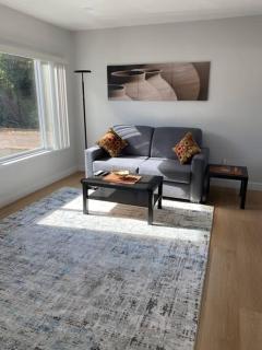 4 Stanford! Furnished Apartment, Gated Parking, Laundry - East Palo Alto - 3