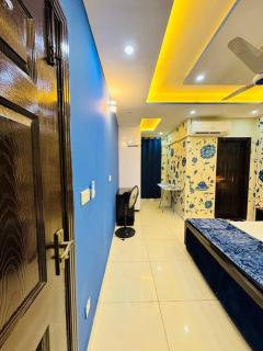1BR Indigo Haven Retreat with City Views - Rāmkot - 3