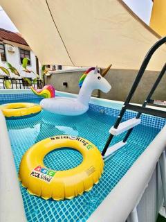 Cozy Holiday Home Karaoke BBQ Bukit Indah JB - 4