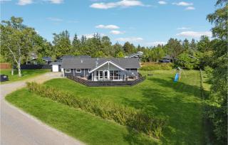 Four-Bedroom Holiday Home In Hals - Hals - 1