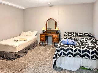 The Foxhole on East Lake Okoboji - Spirit Lake - 3