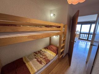 Studio cabine pour 4 personnes à 250m des pistes avec parking, animaux acceptés - FR-1-297-347 - 4
