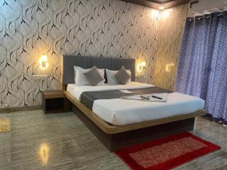 Hotel Golden Galaxy and Restaurant - 2