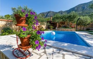 Two-Bedroom Holiday Home In Desne - Rogotin - 1