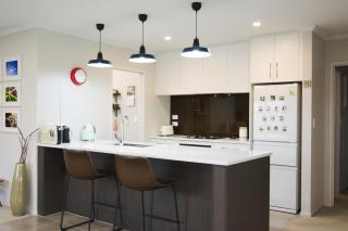 House in Hamilton - 9