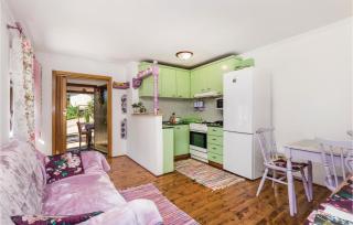 1 Bedroom Stunning Apartment In Lovran - 8