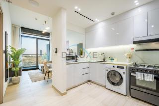 Sleek 1BR Apartment in Binghatti Luna, Jumeirah Village Circle by Deluxe Holiday Homes - Dubai - 2