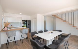 4 Bedroom Stunning Home In Grubine - Grubine - 6