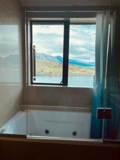 Ming's Lakeside Goldleaf Holiday House - Queenstown - 3