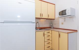 Amazing Apartment In Primosten - Primošten - 3