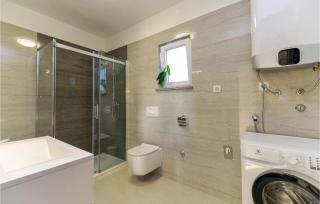 Gorgeous Home In Rovanjska - 3