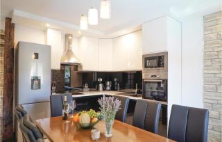 Three-Bedroom Holiday Home In Sumet - Šumet - 8